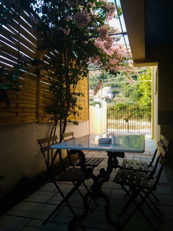 Σπίτι με Κήπο κοντά στη Θάλασσα Διαμέρισμα Αγία Ευφημία Εξωτερικό φωτογραφία